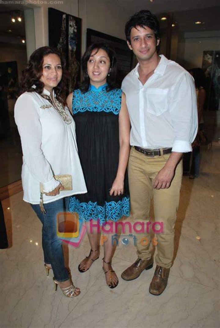 Sharman Joshi at Revati Sharma Singh's art exhibition