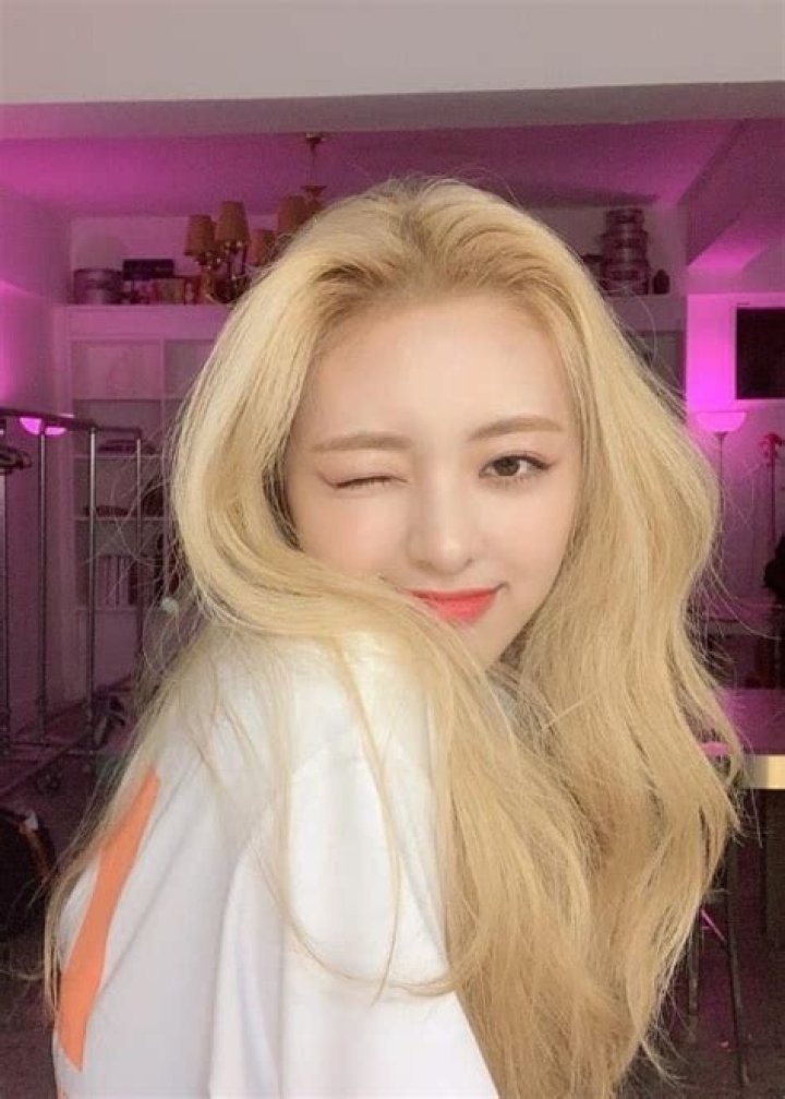 Shin Yuna as seen while taking a gorgeous selfie in September 2019