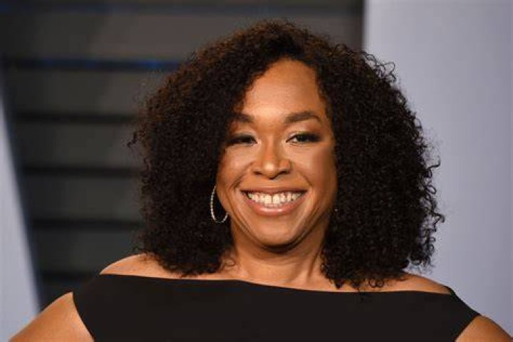 Shonda Rhimes at the Glamour 2014 Women Of The Year Awards before weight loss