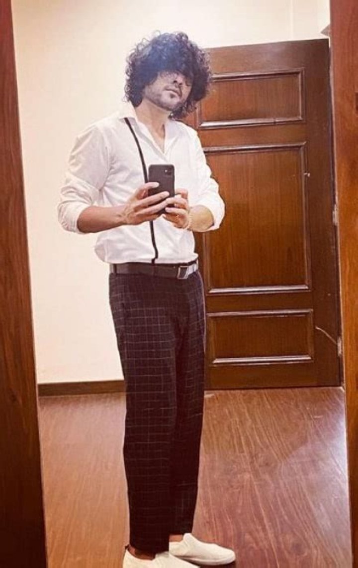 Siddhu Jonnalagadda in January 2022 bidding farewell to his curls