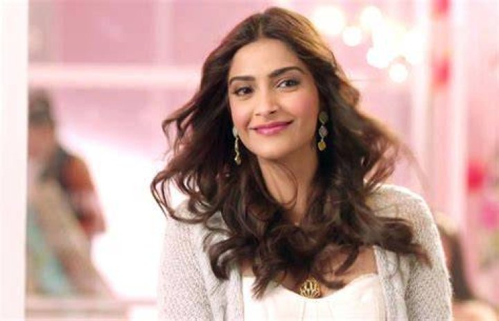 Sonam Kapoor Bra Size