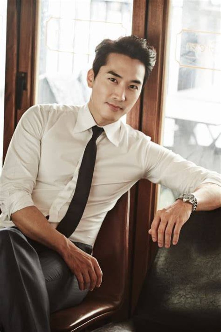 Song Seung-heon as seen while posing for a picture in June 2021