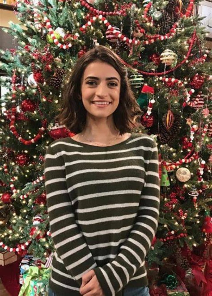 Soni Nicole Bringas as seen while posing for a picture in front of a Christmas tree in December 2018