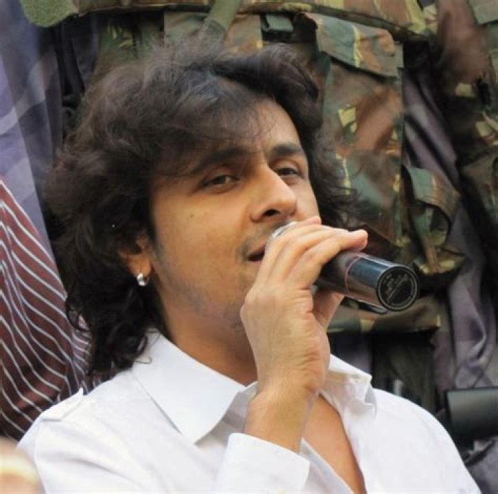 Sonu Nigam during peace rally conducted in Mumbai in November 2011