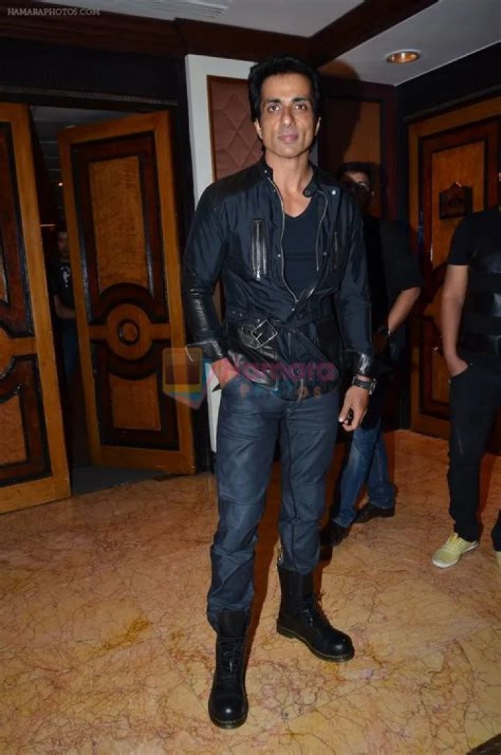 Sonu Sood walks the ramp at the fashion event in 2015