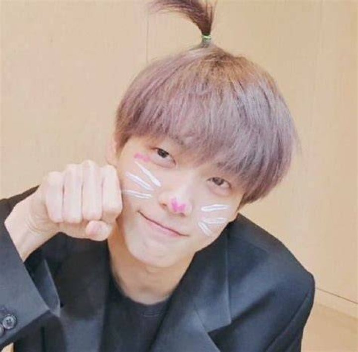 Soobin posing for the camera in August 2022