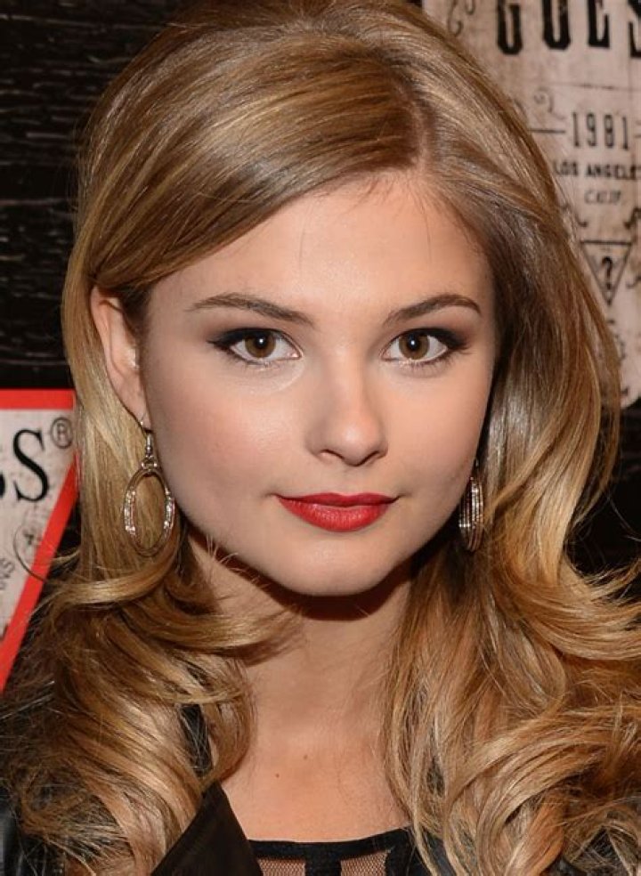 Stefanie Scott during 2014 Fashion Show in New York City - GUESS
