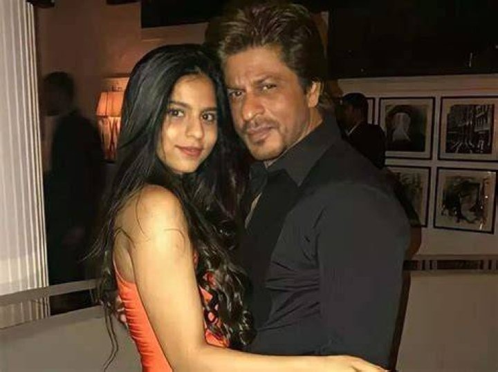 Suhana Khan and Shah Rukh Khan in an Instagram selfie in January 2018