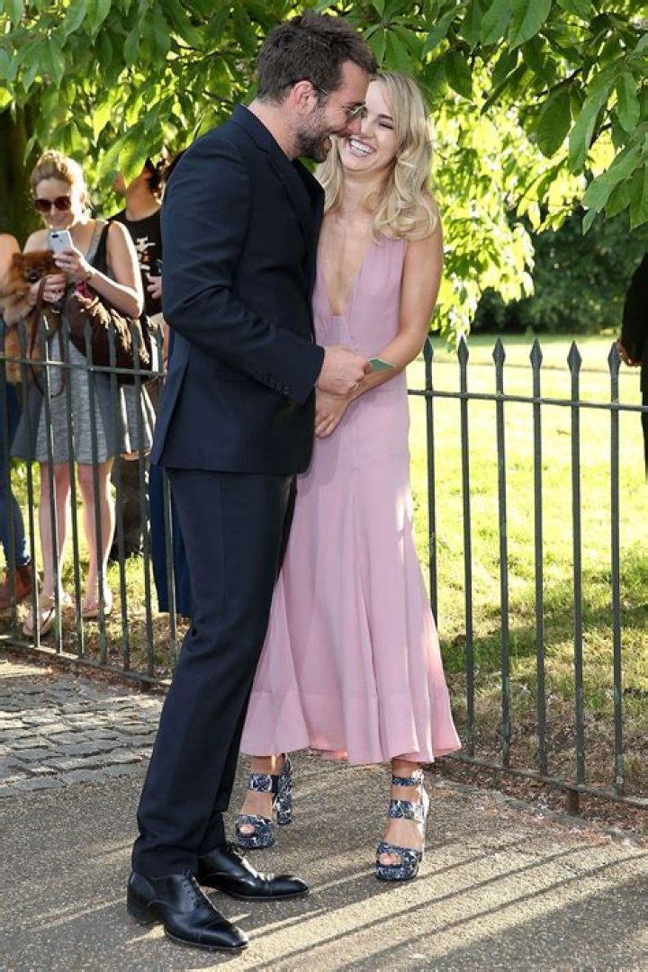 Suki Waterhouse and Bradley Cooper