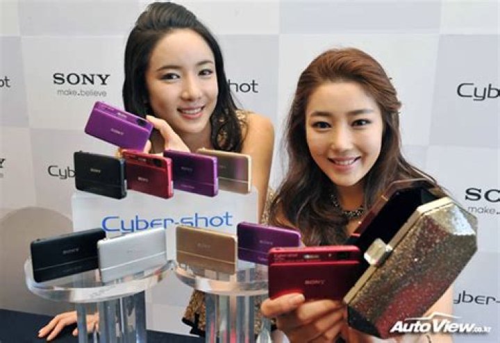 Sulli at DSC TX55 picture event in September 2011