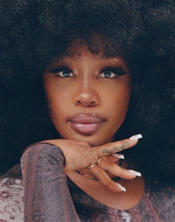 SZA at her New York Apartment in May 2017