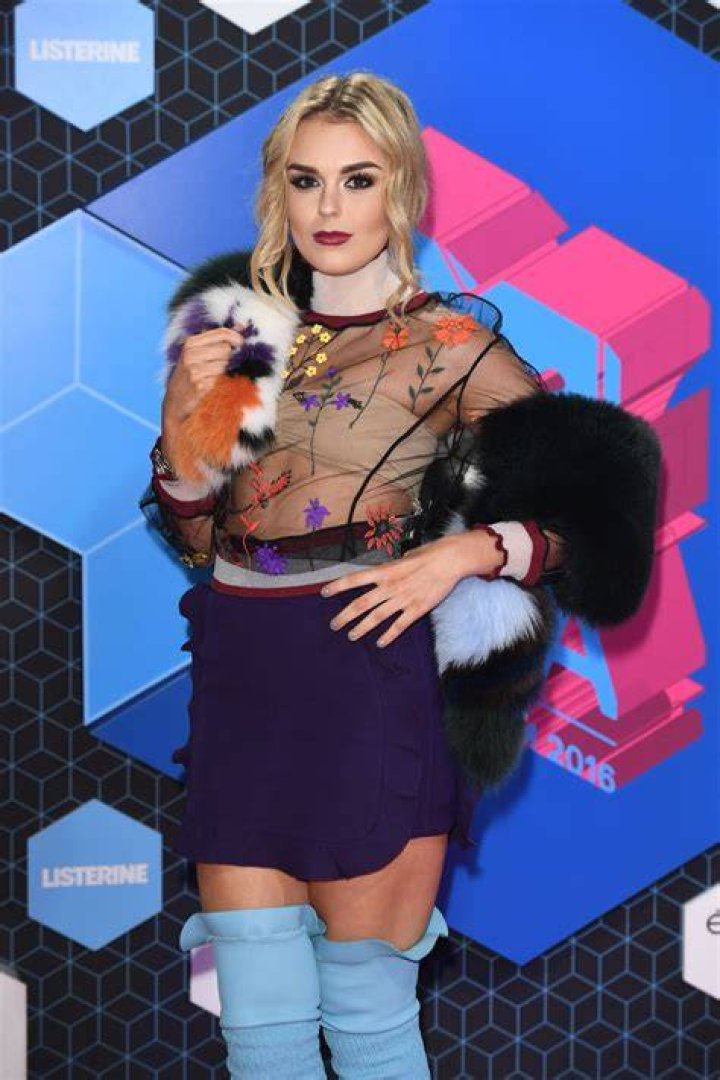 Tallia Storm at the MTV Europe Music Awards 2016