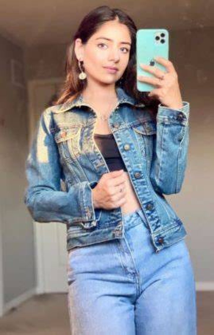 Tania as seen while clicking a quarantine mirror selfie in March 2020