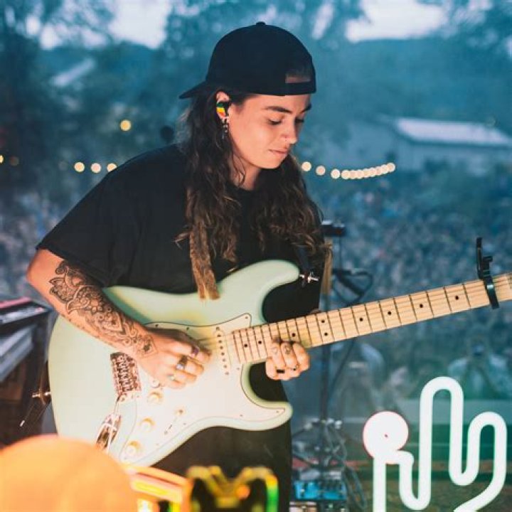 Tash Sultana in an Instagram selfie from November 2019
