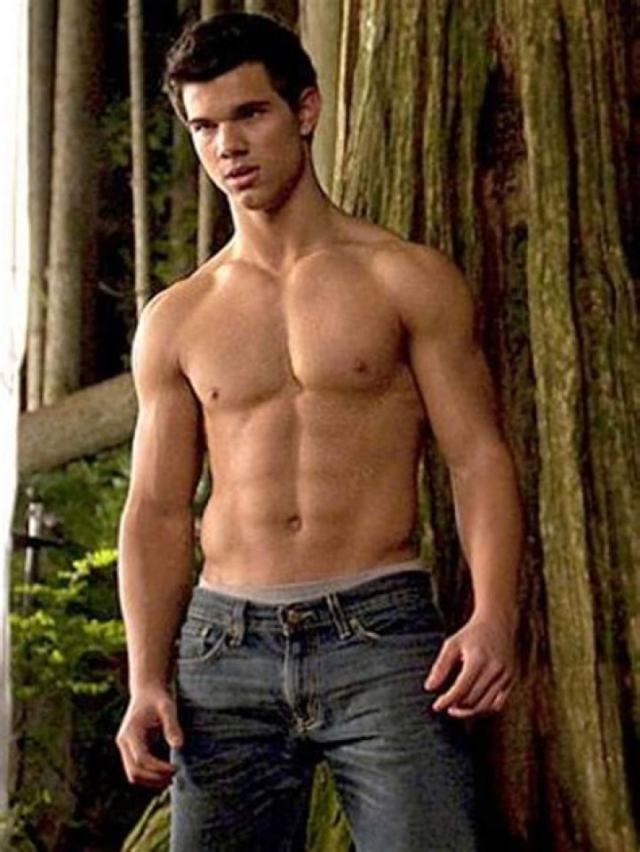 Taylor Lautner Hot and sexy looks.