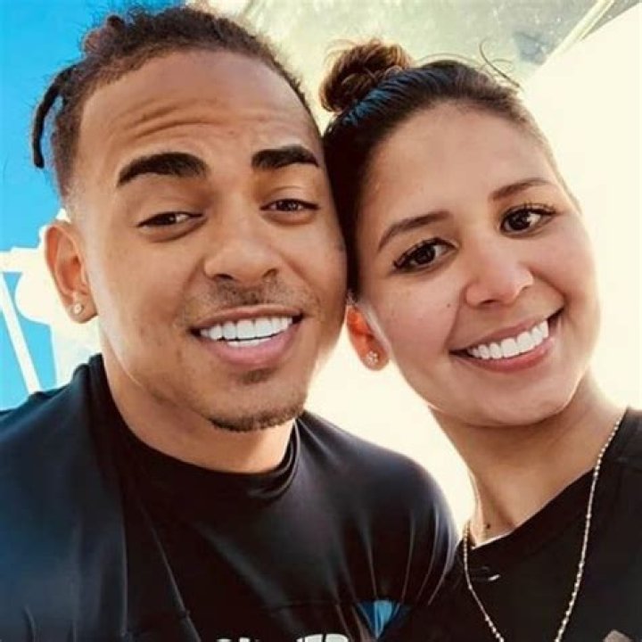 Ta&iacute;na Marie Mel&eacute;ndez and Juan Carlos Ozuna Rosado in a selfie in 2019