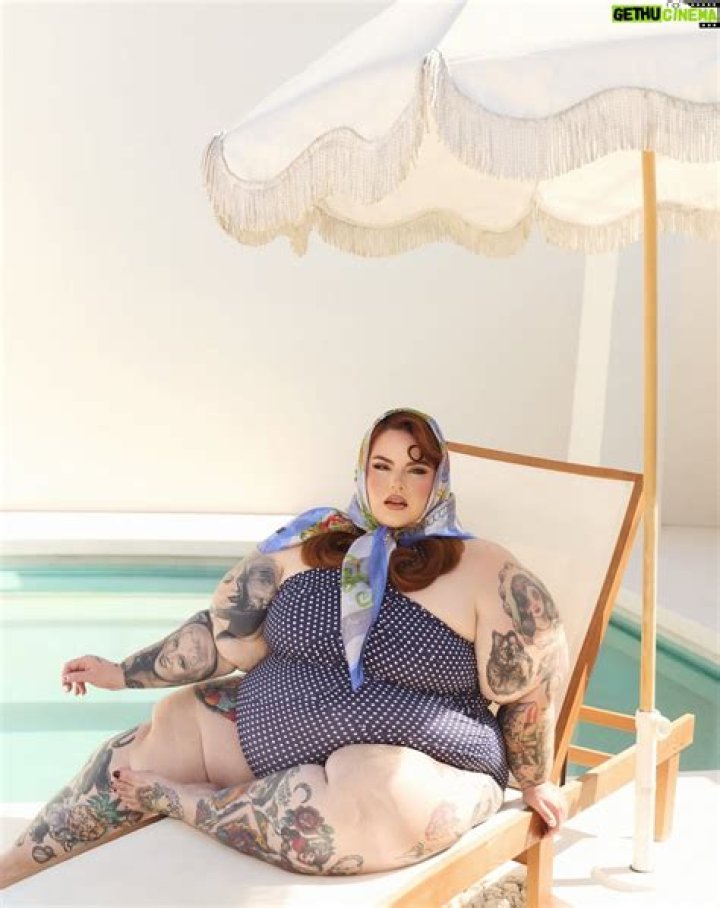 Tess Holliday during a sunny selfie in August 2020