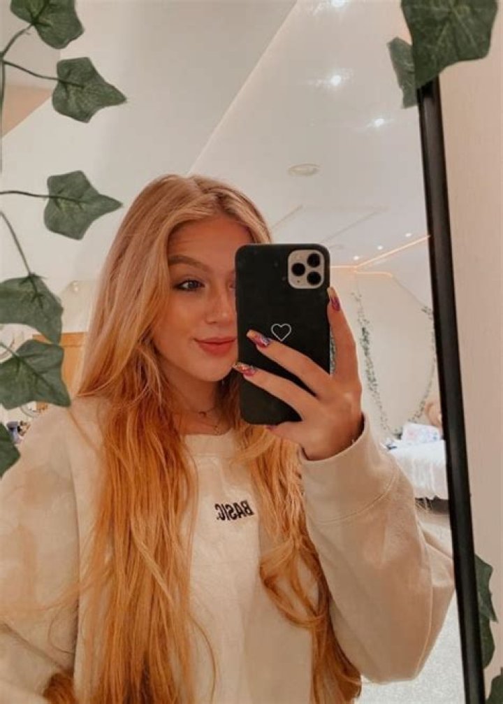 Tessa Bear in a selfie that was taken in October 2020