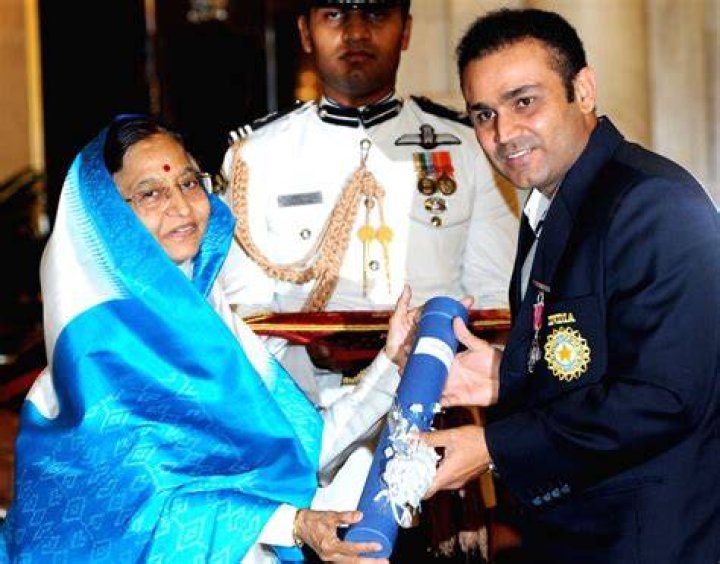 The President Pratibha Patil presenting the Padma Vibhushan to N R Narayana Murthy at the Rashtrapati Bhavan in 2008