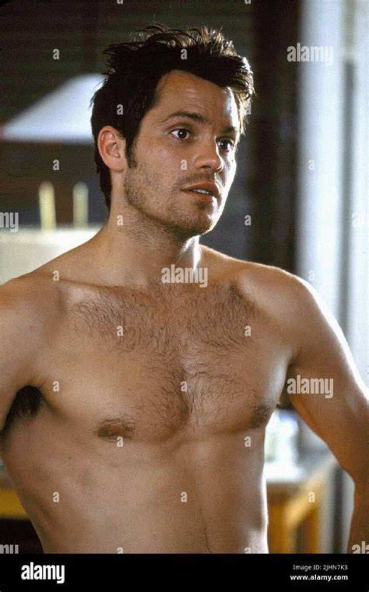 Timothy Olyphant shirtless body