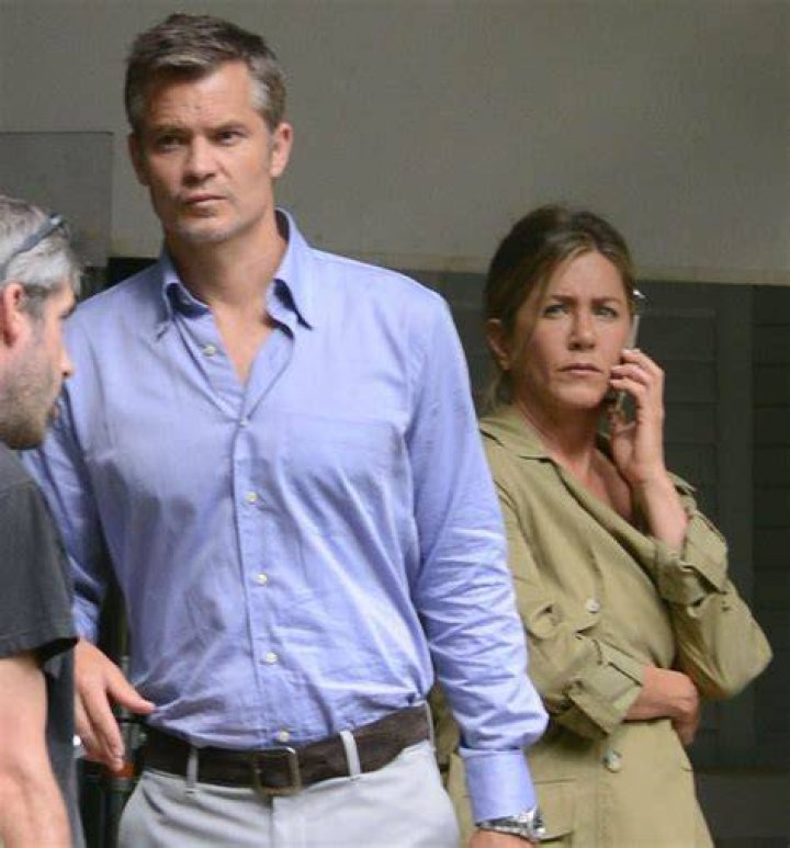 Timothy Olyphant with Jennifer Aniston on the set of Mother's Day