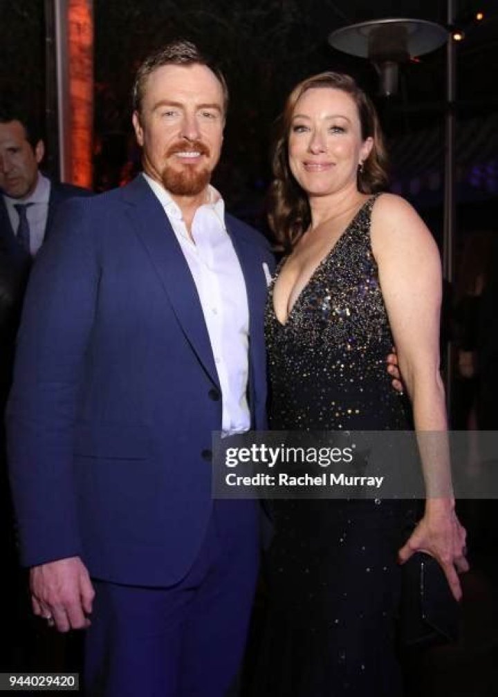 Toby Stephens and Molly Parker speaking at the 2018 WonderCon