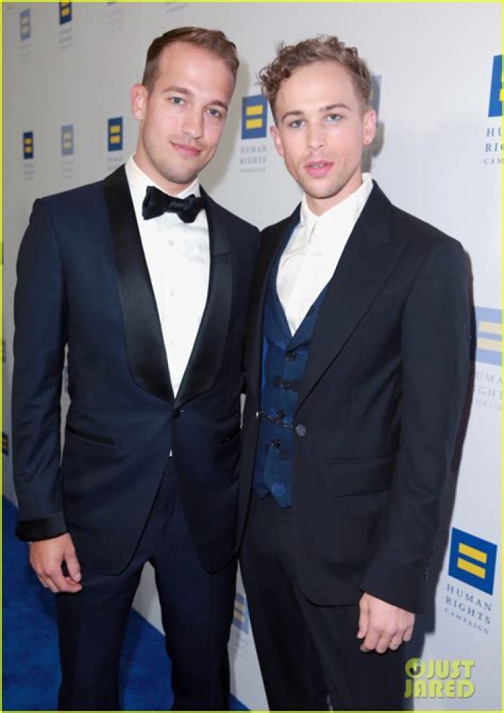 Tommy Dorfman with husband, Peter Zurkuhlen at the premiere of 13 Reasons Why in March 2017