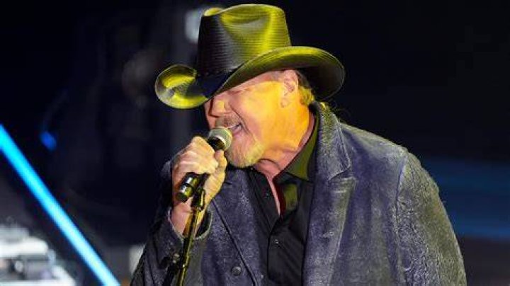 Trace Adkins performing at the 2009 USO Gala at the Marriott Wardman Park in October 2009