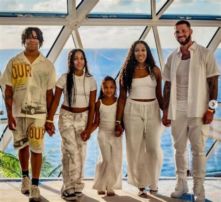 Tray Rush in a family picture with his wife Keshia Rush and their children Kameiro, Kirah, and Cali in June 2020