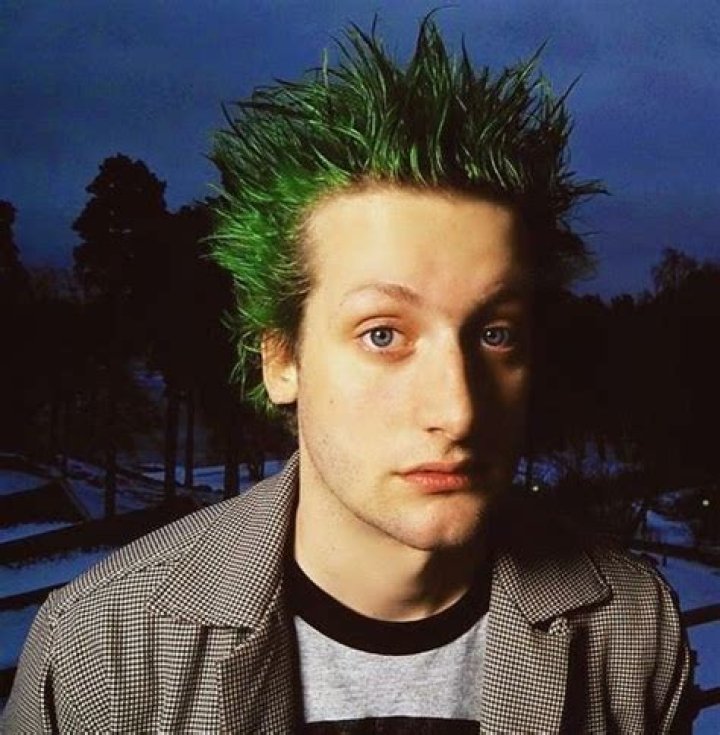 Tré Cool on a car at Verizon Center Washington D.C. in 2017