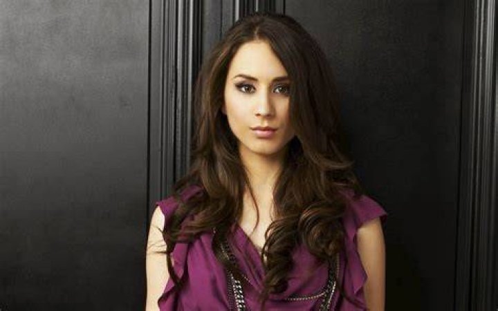 Troian Bellisario Pretty Little Liars 2013
