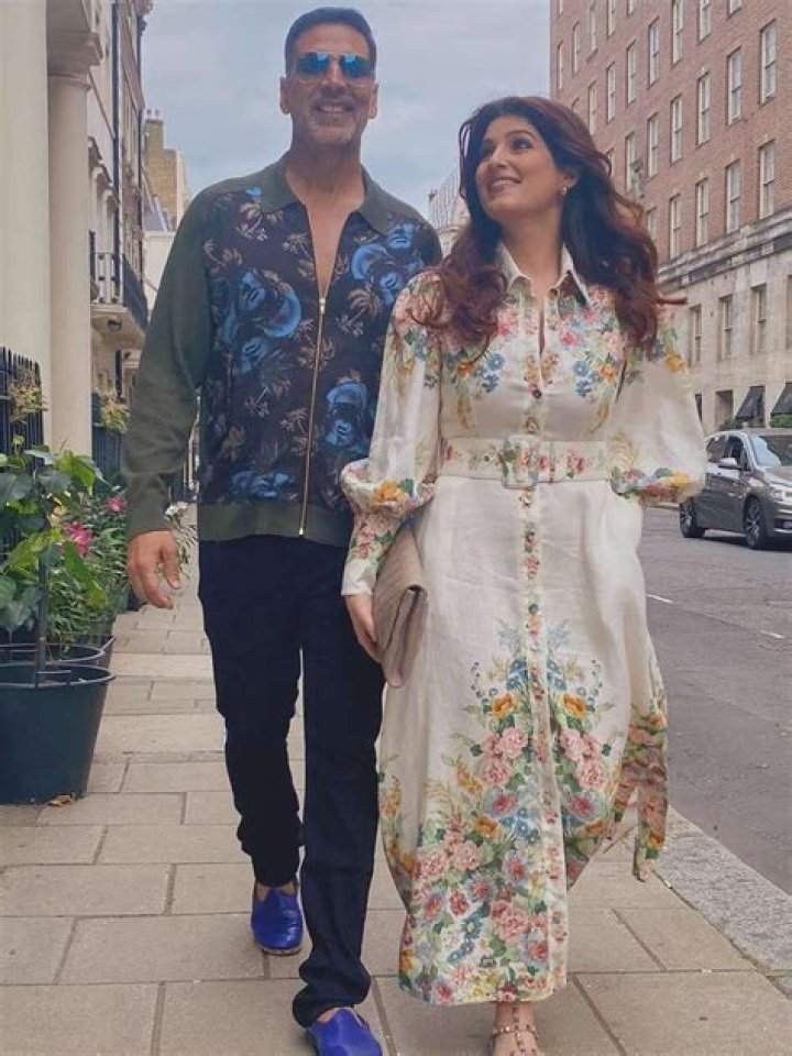 Twinkle Khanna and Akshay Kumar at Ekta Kapoor's party for 'Once Upon a Time In Mumbaai Dobara' in 2014