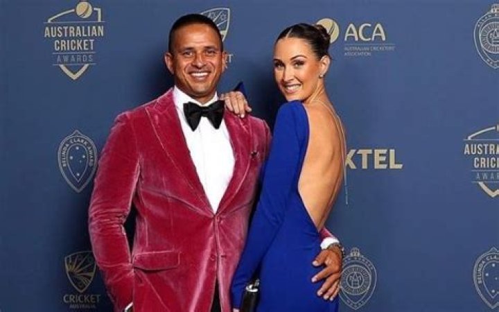 Usman Khawaja and Rachel McLellan, as seen in November 2021