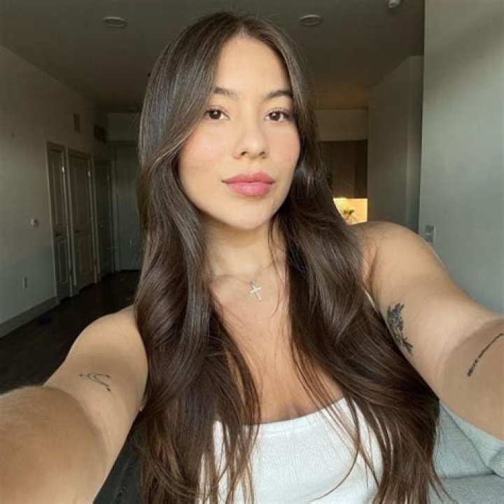 Valentina Canas as seen in a selfie while embracing her natural beauty that was taken in November 2023