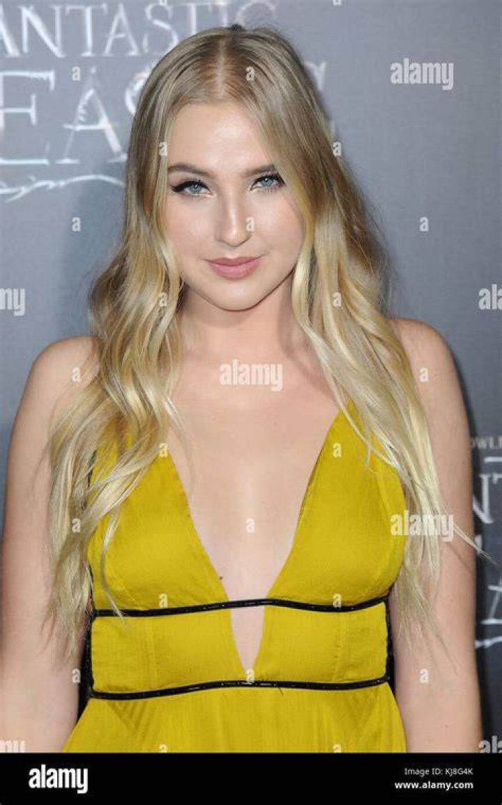 Veronica Dunne at the Fantastic Beasts And Where To Find Them World Premiere in November 2016