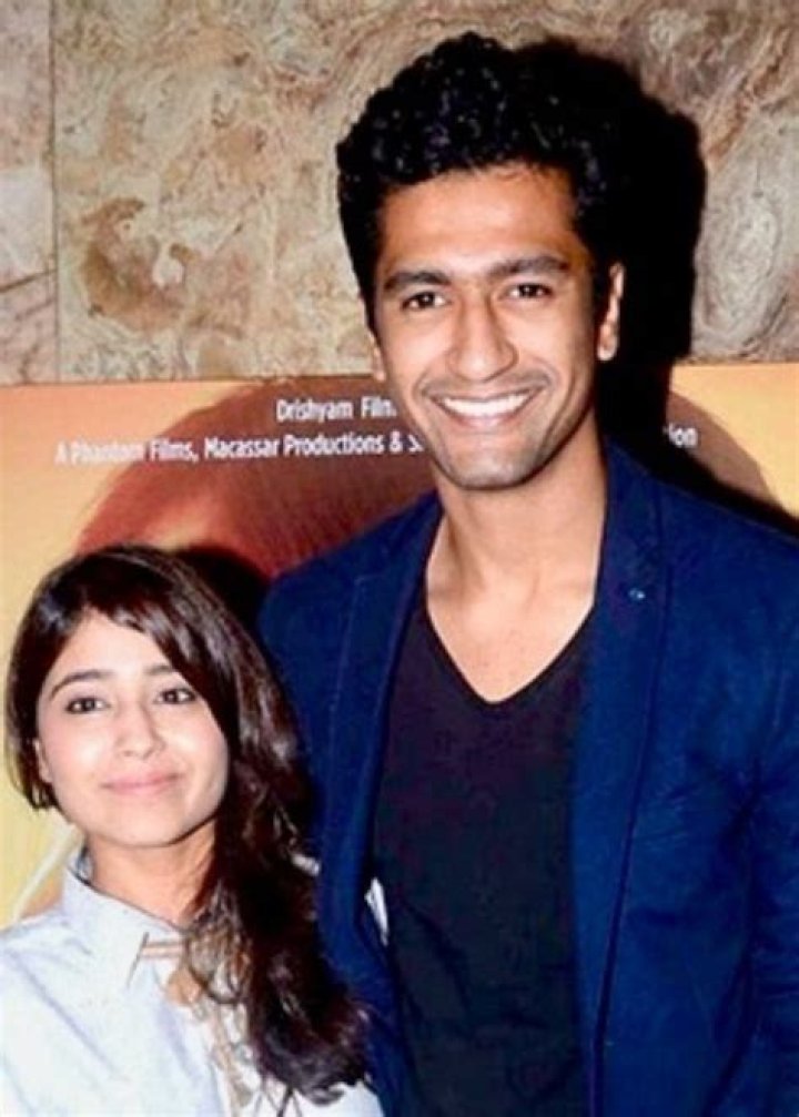 Vicky Kaushal posing with his Masaan co-star Shweta Tripathi in 2015
