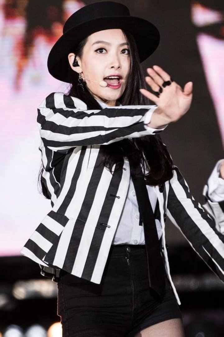 Victoria Song performing at Jeju K-Pop Festival on October 25, 2015