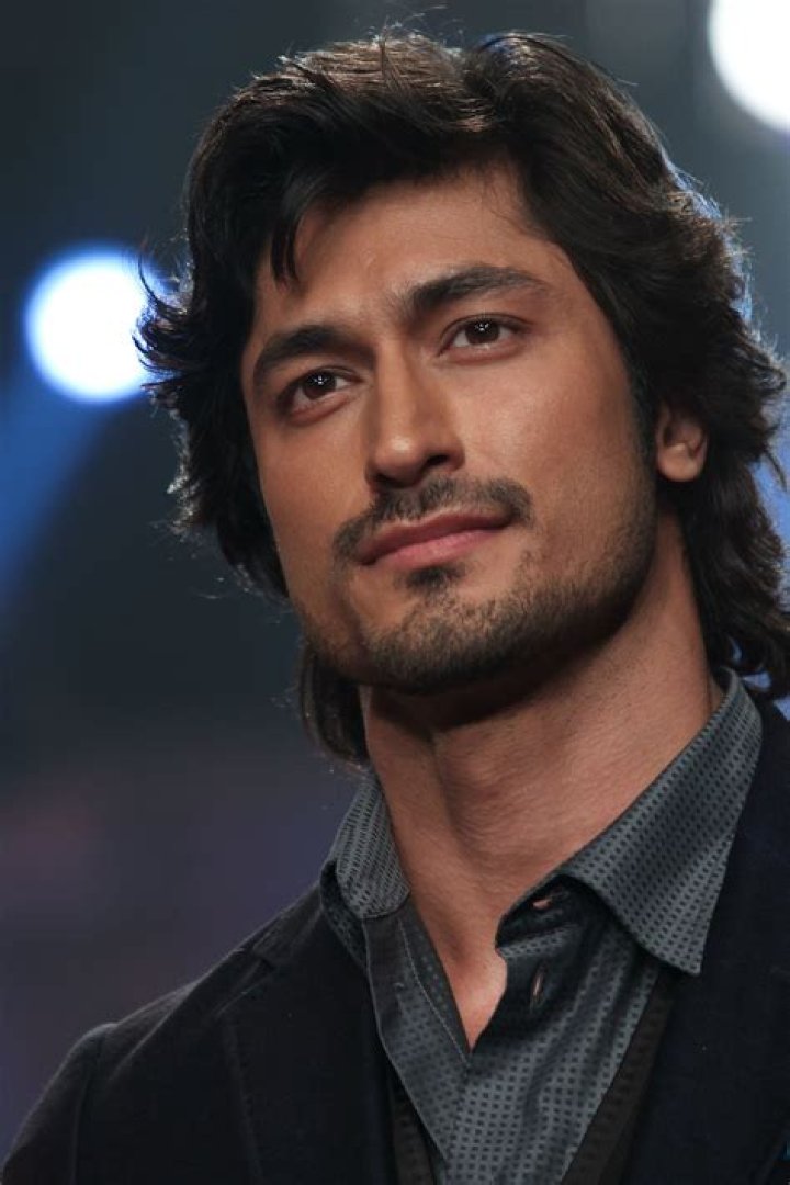 Vidyut Jammwal as a showstopper for designer, Pawan Sachdeva during Amazon India Fashion Week in October 2016