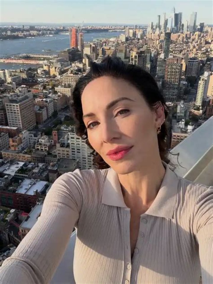 Whitney Cummings in a selfie with Bruce Willis in July 2018