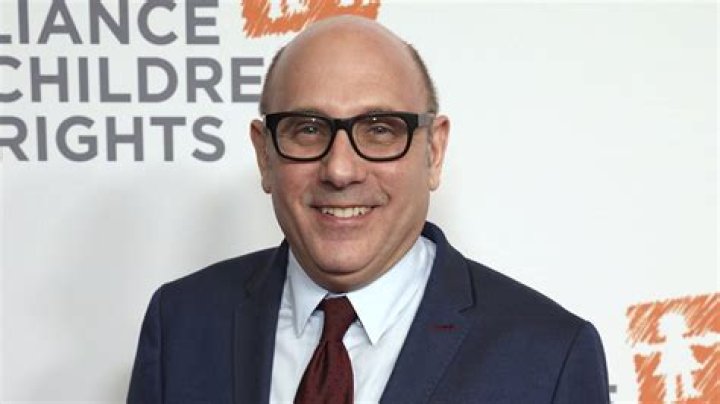 Willie Garson shooting for White Collar in 2014