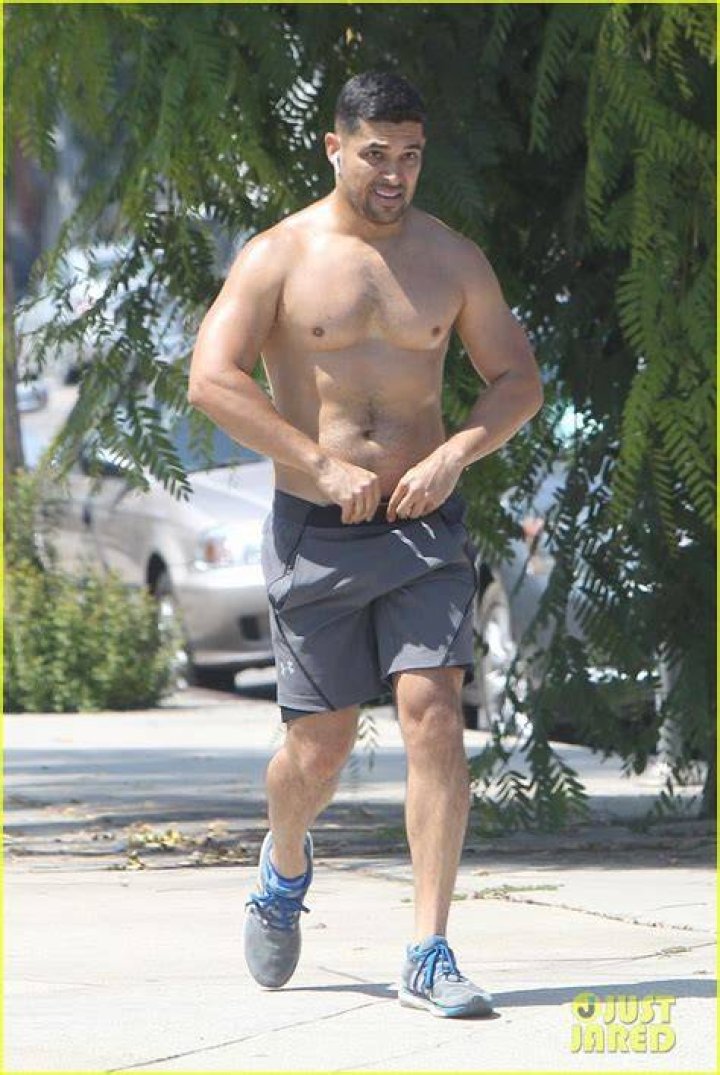 Wilmer Valderrama shirtless