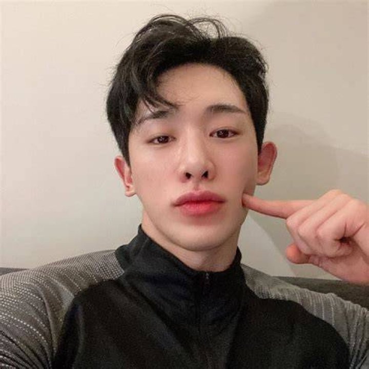 Wonho in an Instagram selfie as seen in November 2017