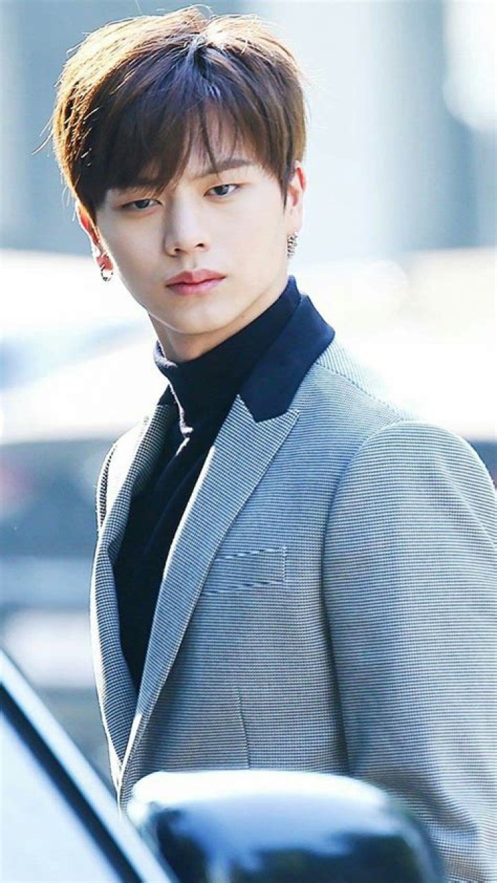 Yook Sung-jae as seen at Cable TV Awards in March 2017