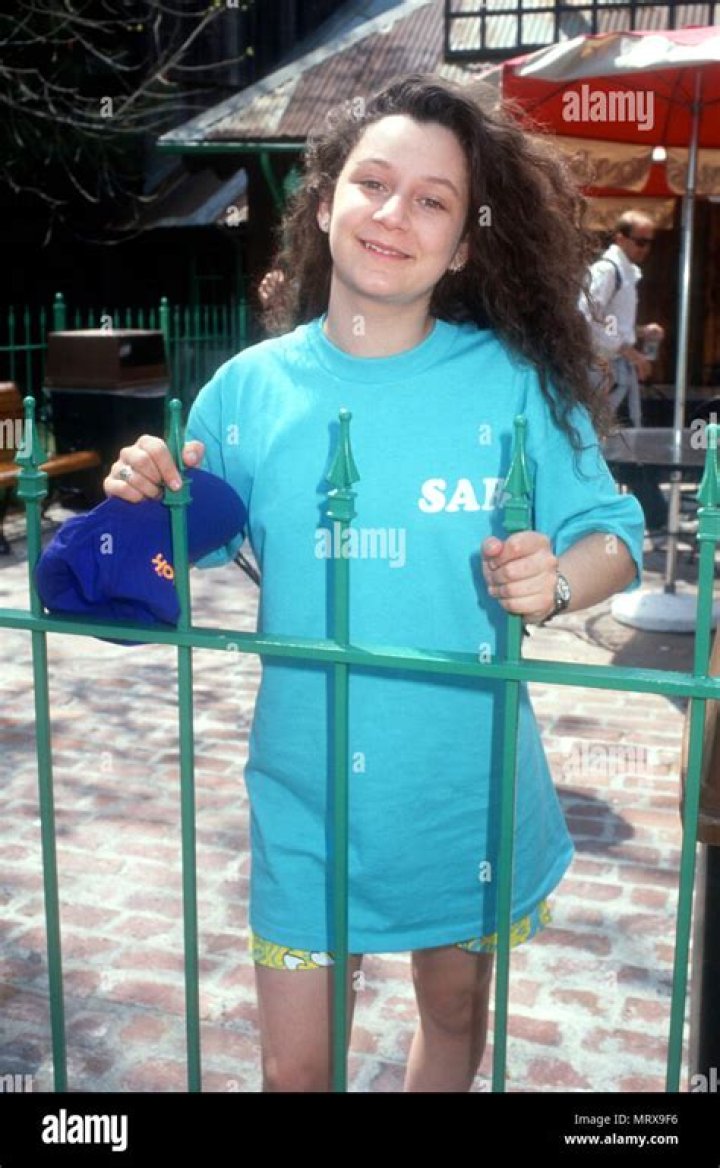 Young Sara Gilbert