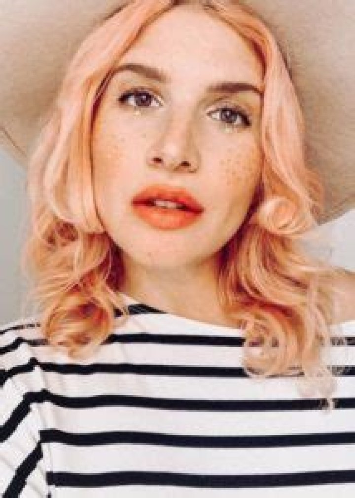 YouTuber Kate Albrecht taking a selfie in March 2019