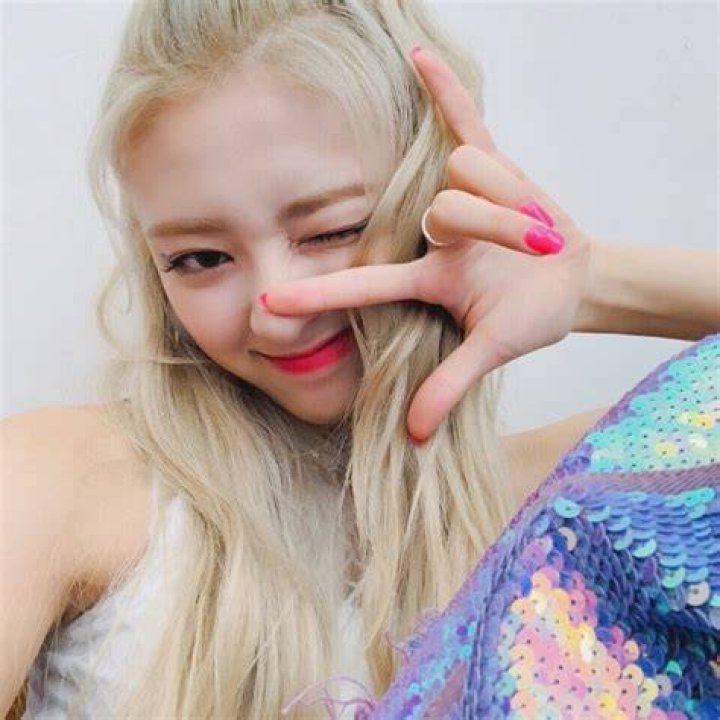 Yuna as seen while clicking a mirror selfie in October 2020