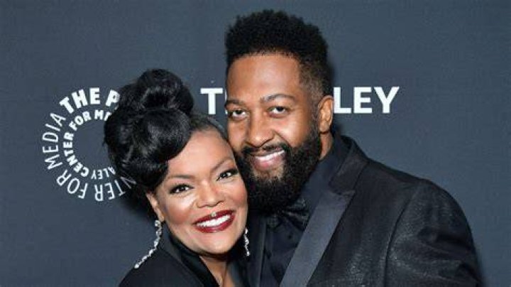 Yvette Nicole Brown in December 2020 having a great time shining away