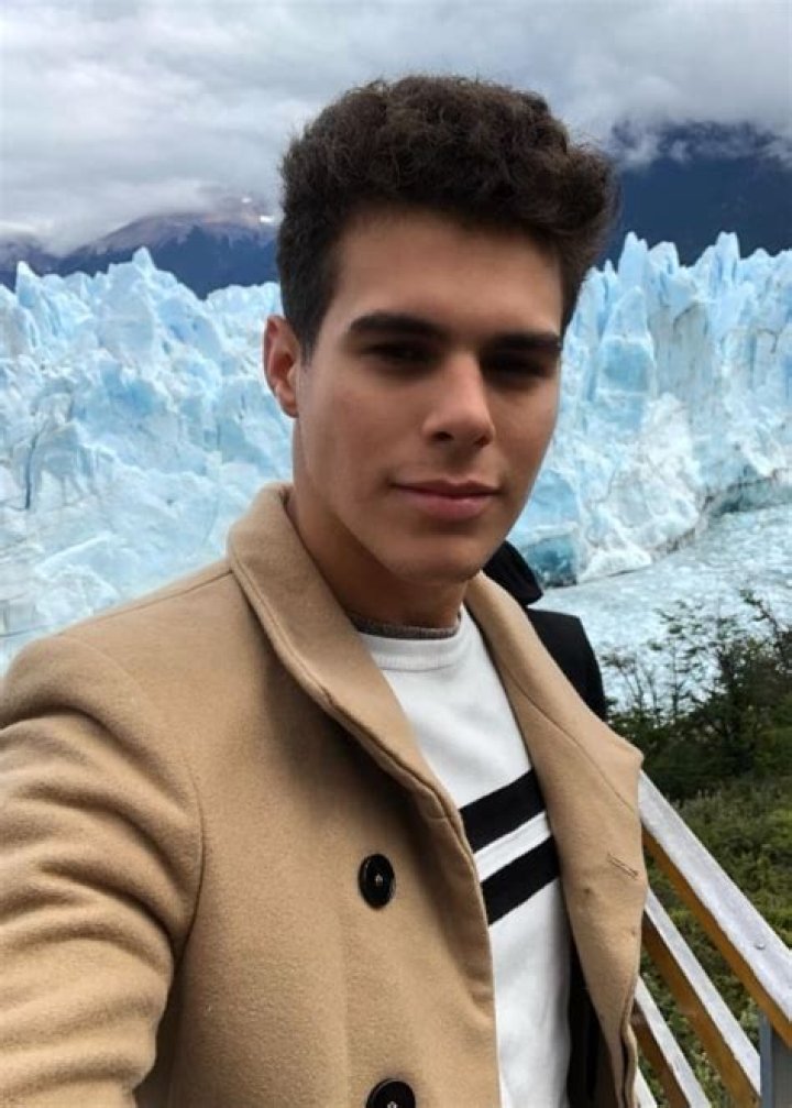 Zabdiel de Jes&uacute;s as seen in an iphoneX selfie with a stunning backdrop in February 2018
