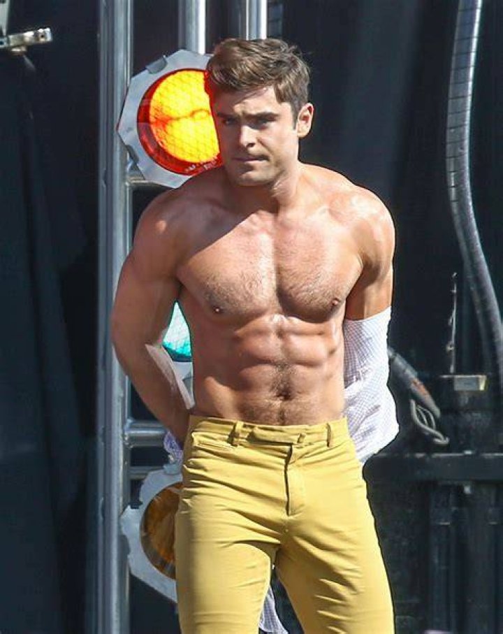 Zac Efron shirtless body