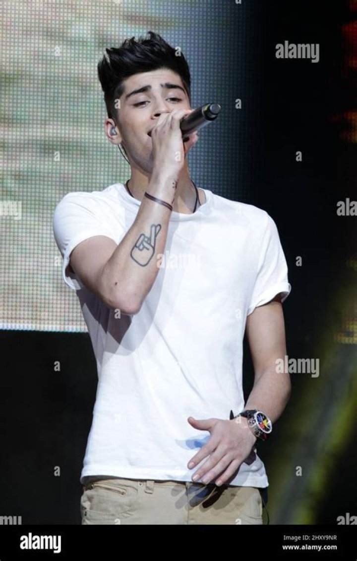 Zayn Malik performing from the band One Direction in Today's Show in New york